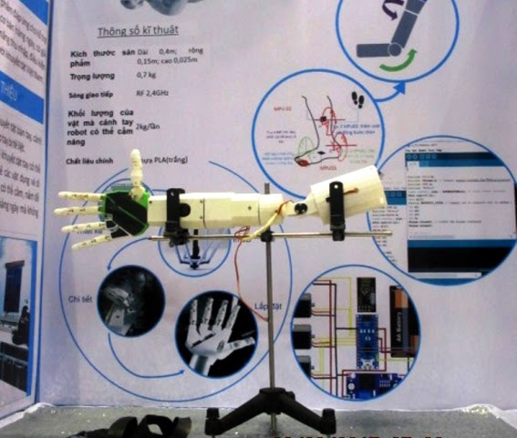 Cánh tay robot" của Huy có giá khoảng 3 triệu đồng, phù hợp với mức thu nhập thấp của người khuyết tật. Ảnh: Ngọc Vũ.