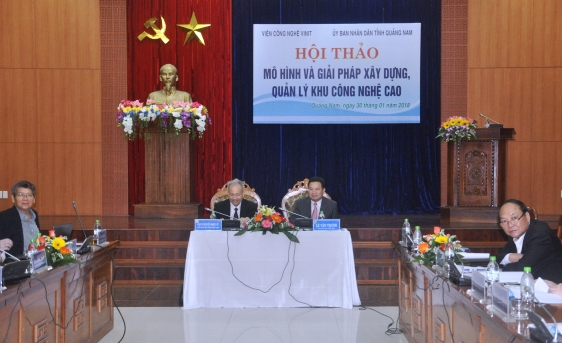 Ông Lê Văn Thanh, Phó chủ tịch UBND tỉnh Quảng Nam chủ trì buổi hội thảo